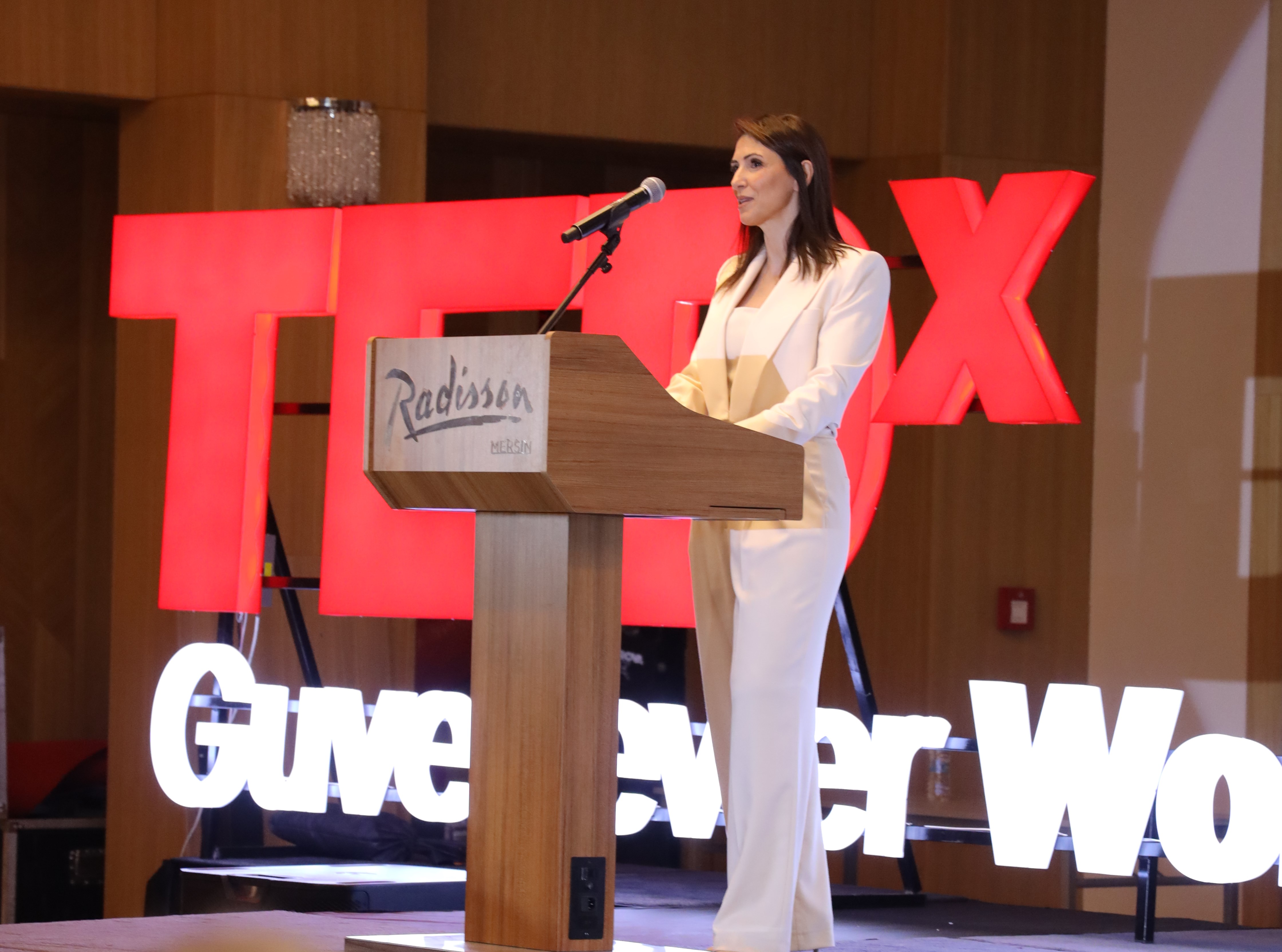 TEDx ETKİNLİĞİ: Kadınların Görünmeyen Gücü: Mersin TEDxGüvenevler Women Etkinliğinden Notlar